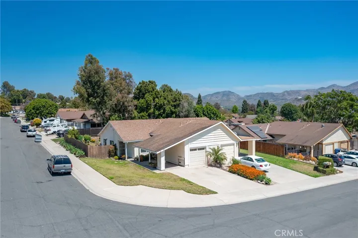 784 Hillcrest Drive, Camarillo, California 93012