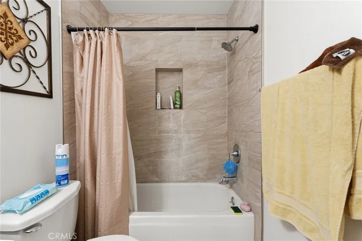 784 Hillcrest Drive, Camarillo, California 93012