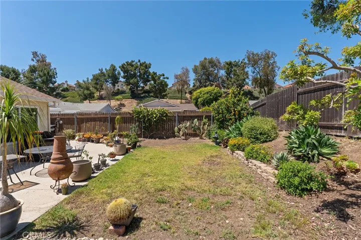 784 Hillcrest Drive, Camarillo, California 93012