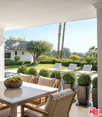 520 Stonewood Drive, Beverly Hills, California 90210