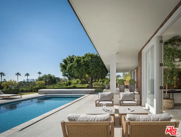 520 Stonewood Drive, Beverly Hills, California 90210