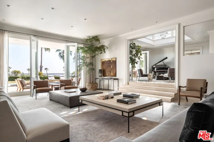 520 Stonewood Drive, Beverly Hills, California 90210