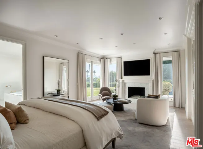 520 Stonewood Drive, Beverly Hills, California 90210