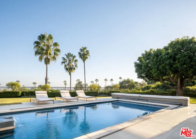 520 Stonewood Drive, Beverly Hills, California 90210