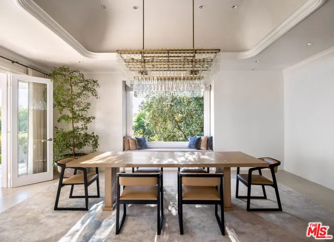 520 Stonewood Drive, Beverly Hills, California 90210