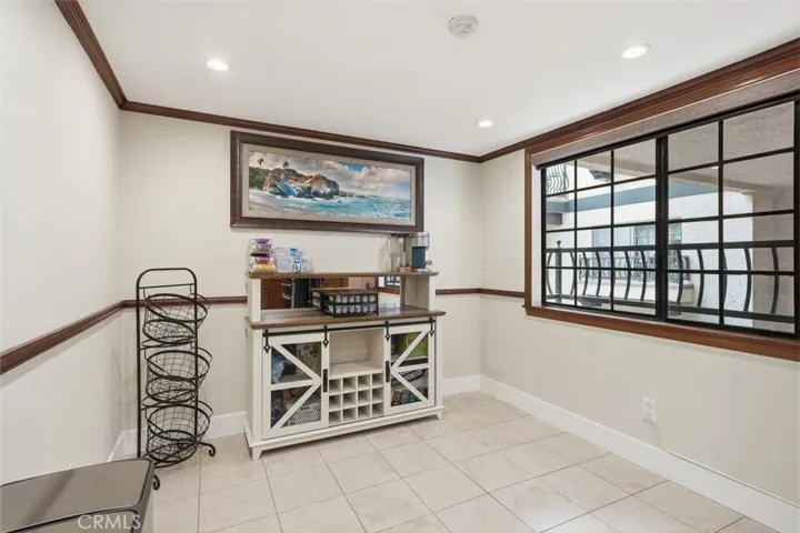 Breakfast nook area