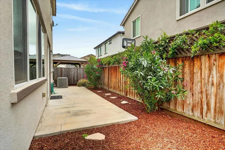 1225 Rosales Lane, Hollister, California 95023