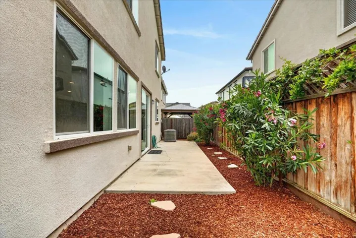 1225 Rosales Lane, Hollister, California 95023