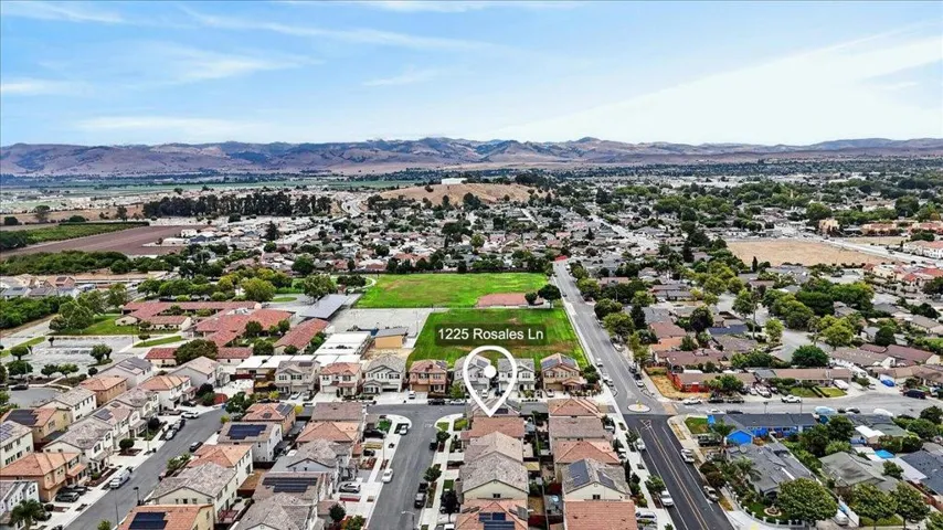 1225 Rosales Lane, Hollister, California 95023