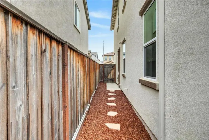 1225 Rosales Lane, Hollister, California 95023