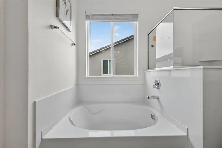 1225 Rosales Lane, Hollister, California 95023