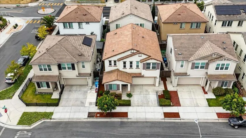 1225 Rosales Lane, Hollister, California 95023