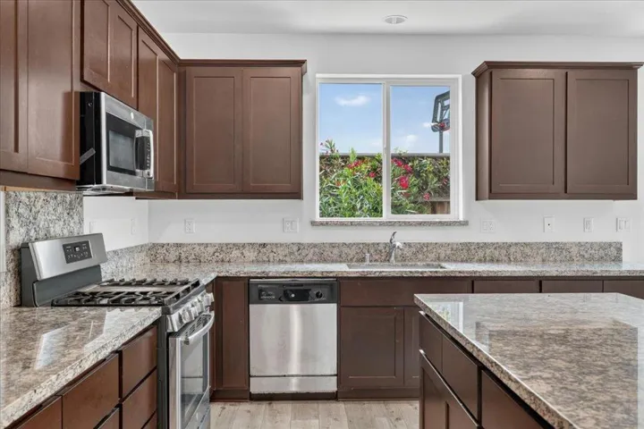 1225 Rosales Lane, Hollister, California 95023