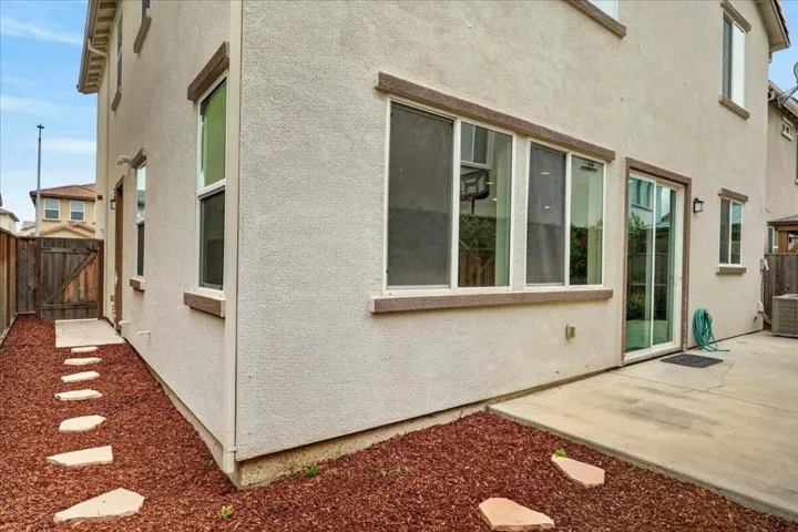 1225 Rosales Lane, Hollister, California 95023