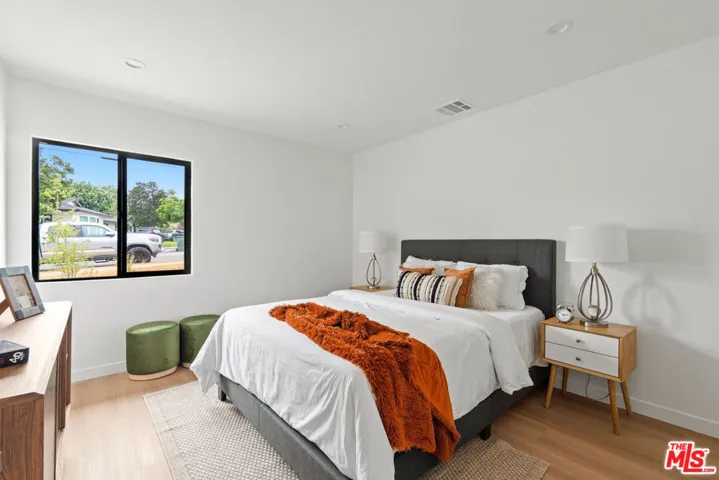 974 La Canada Verdugo Road, Pasadena, California 91103