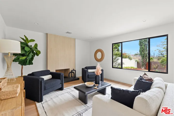 974 La Canada Verdugo Road, Pasadena, California 91103
