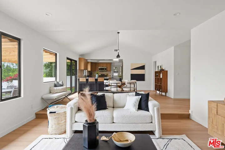 974 La Canada Verdugo Road, Pasadena, California 91103