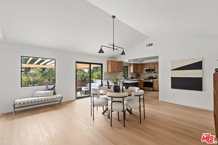 974 La Canada Verdugo Road, Pasadena, California 91103