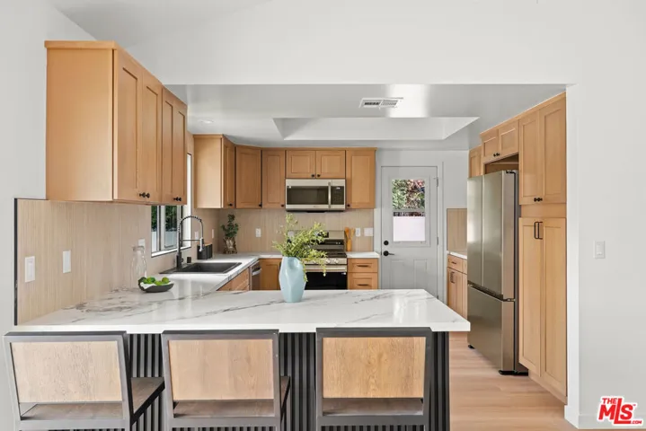 974 La Canada Verdugo Road, Pasadena, California 91103