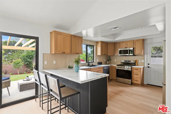 974 La Canada Verdugo Road, Pasadena, California 91103
