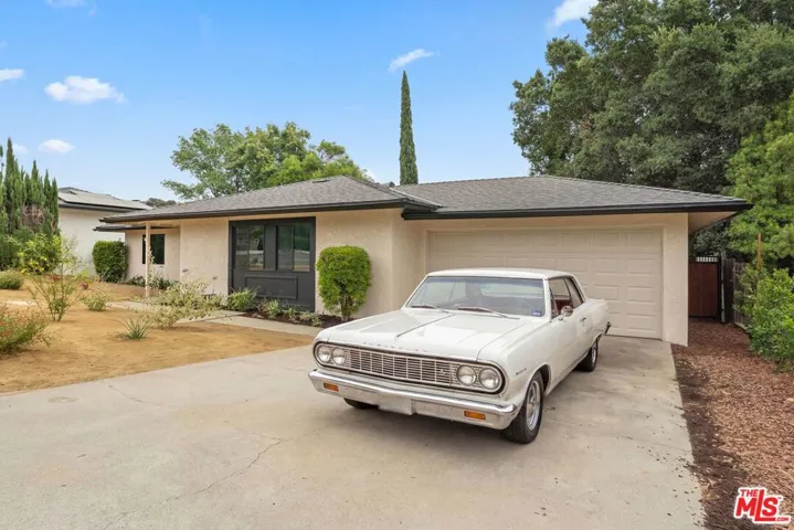 974 La Canada Verdugo Road, Pasadena, California 91103