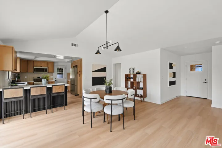 974 La Canada Verdugo Road, Pasadena, California 91103