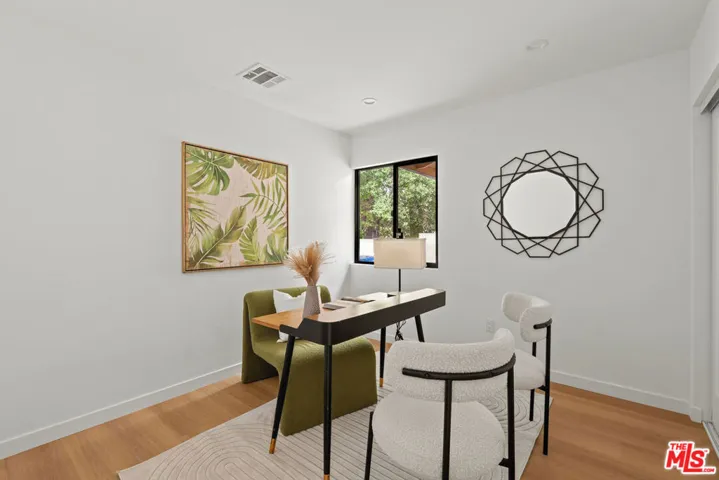 974 La Canada Verdugo Road, Pasadena, California 91103