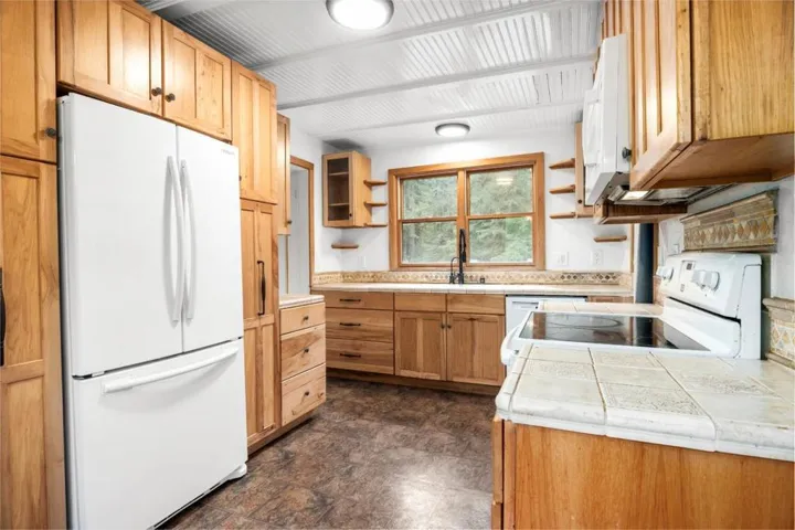 9913 Alba Road, Ben Lomond, California 95005