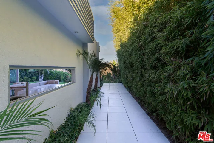 1466 N Bel Air Road, Los Angeles, California 90077