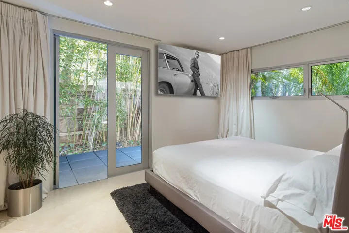 1466 N Bel Air Road, Los Angeles, California 90077