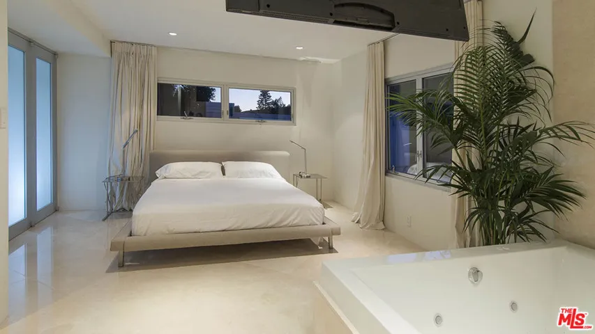 1466 N Bel Air Road, Los Angeles, California 90077