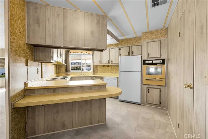7501 Palm Avenue 74, Yucca Valley, California 92284