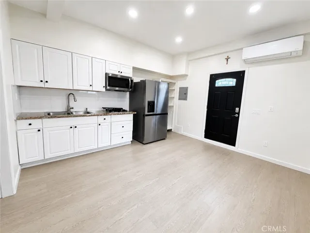 19520 Hart Street, Reseda, California 91335
