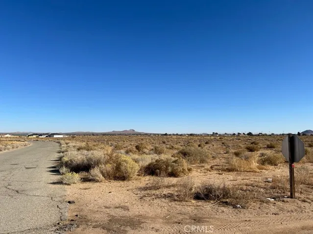 2880 Neuralia Road, California City, California 93505
