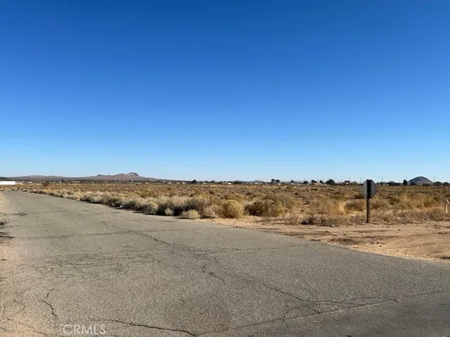 2880 Neuralia Road, California City, California 93505