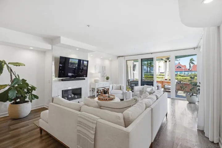 1101 1st St 114, Coronado, California 92118