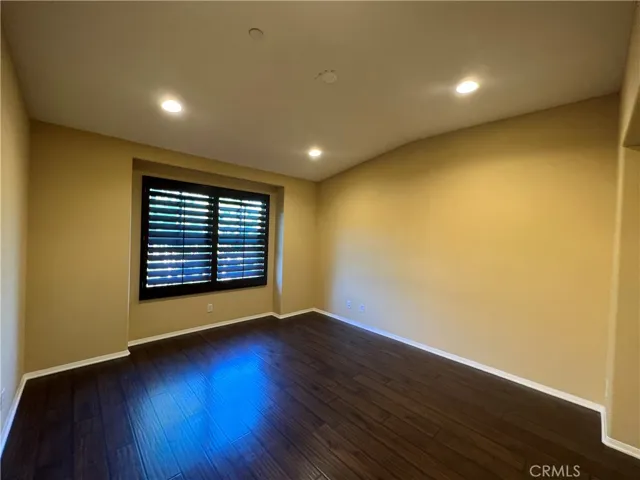Master bedroom/recessed lighting