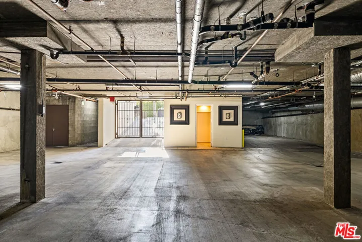 632 N Kings Road 202, West Hollywood, California 90048