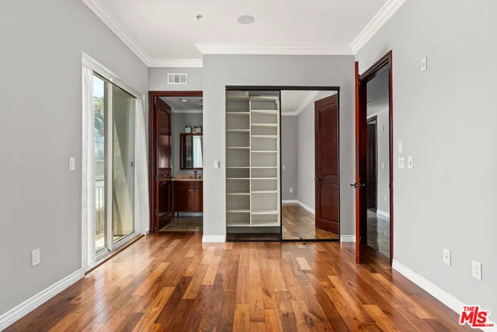 632 N Kings Road 202, West Hollywood, California 90048