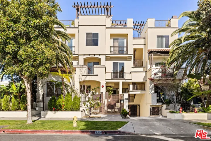 632 N Kings Road 202, West Hollywood, California 90048