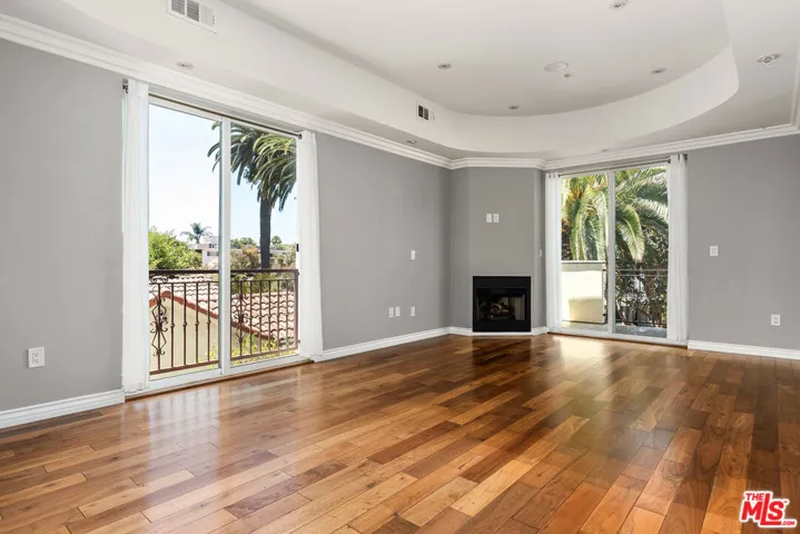 632 N Kings Road 202, West Hollywood, California 90048