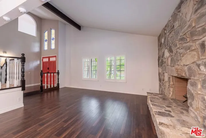 27821 Via Amistosa, Agoura Hills, California 91301