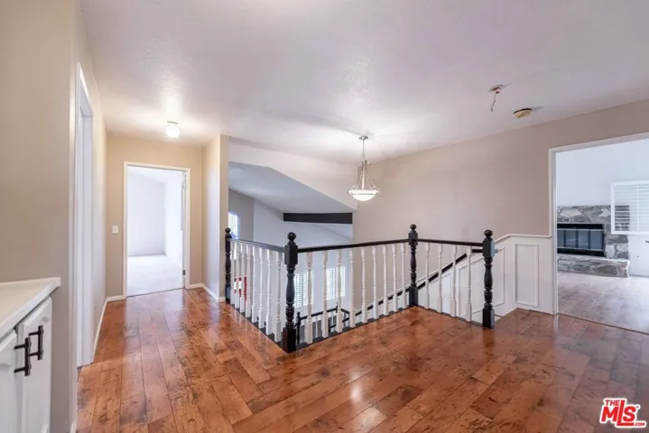 27821 Via Amistosa, Agoura Hills, California 91301