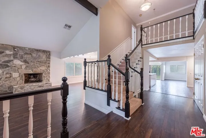 27821 Via Amistosa, Agoura Hills, California 91301