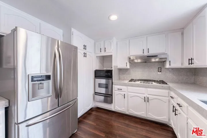 27821 Via Amistosa, Agoura Hills, California 91301