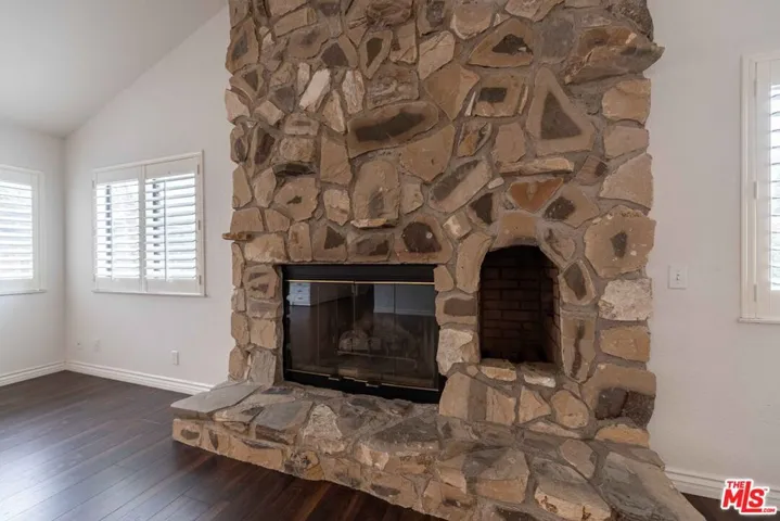 27821 Via Amistosa, Agoura Hills, California 91301