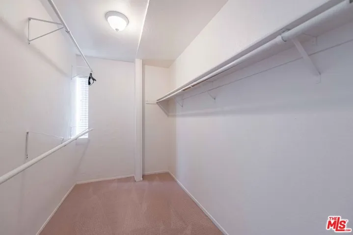 27821 Via Amistosa, Agoura Hills, California 91301