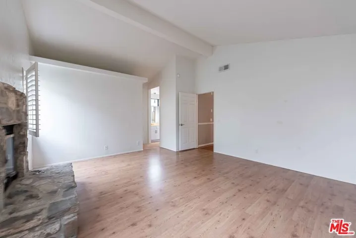 27821 Via Amistosa, Agoura Hills, California 91301