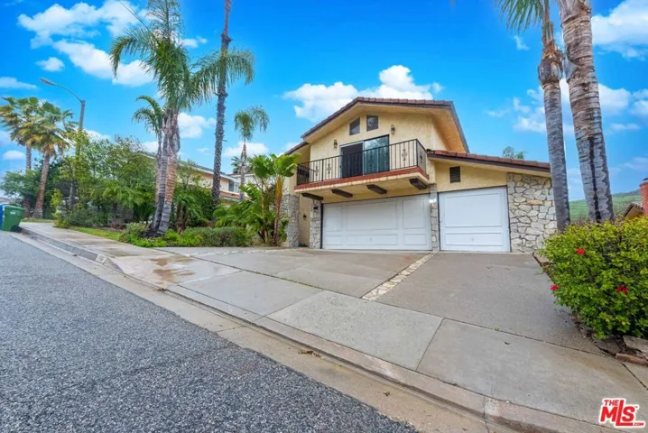 27821 Via Amistosa, Agoura Hills, California 91301