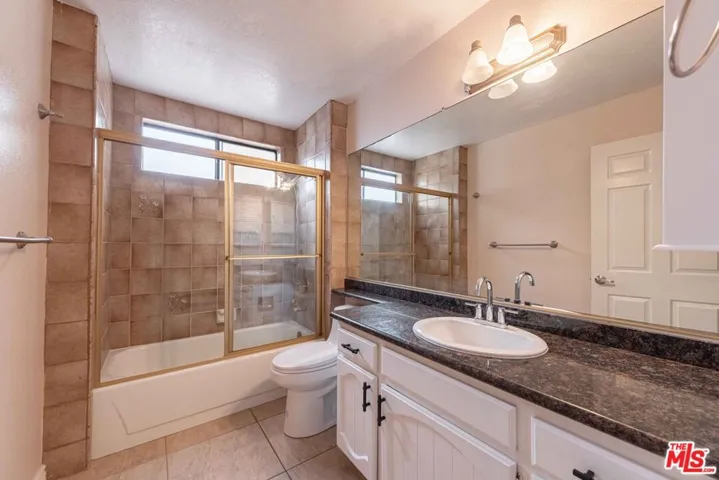 27821 Via Amistosa, Agoura Hills, California 91301